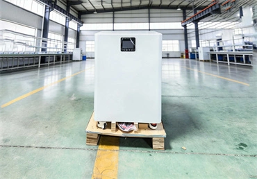 Mobile solar storage container and factory energy storage system